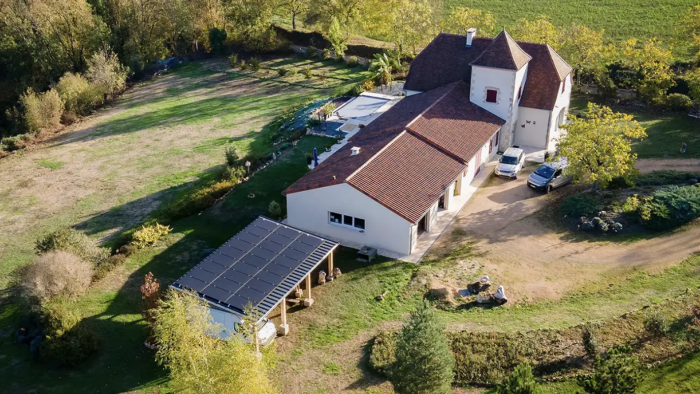 panneau photovoltaïque à Cahors, solution d'autoconsommation pour particuliers et professionnels